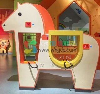 谁的动作准？